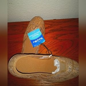 Lace loafers in a unique coppery creamy beige color in size 8